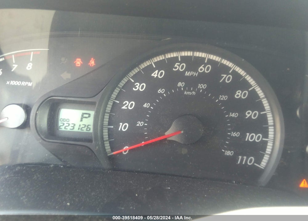 2013 TOYOTA SIENNA LE V6 8 PASSENGER VIN: 5TDKK3DC0DS400586