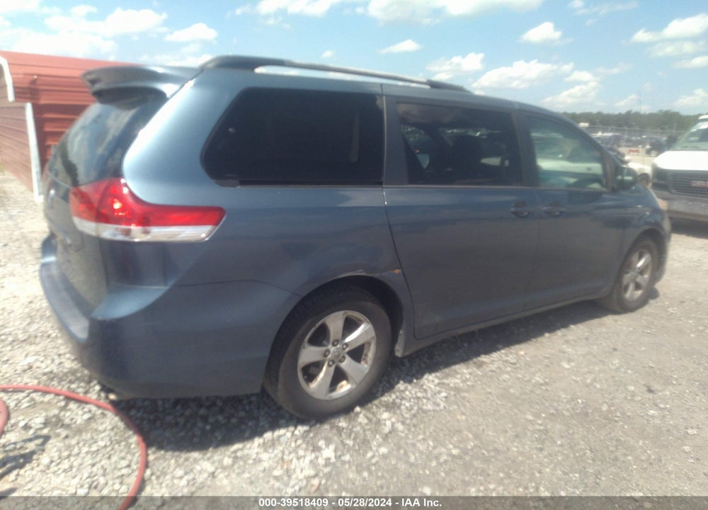 2013 TOYOTA SIENNA LE V6 8 PASSENGER VIN: 5TDKK3DC0DS400586