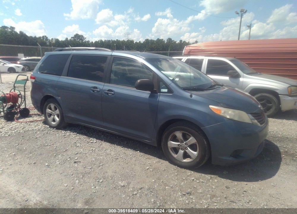 2013 TOYOTA SIENNA LE V6 8 PASSENGER VIN: 5TDKK3DC0DS400586