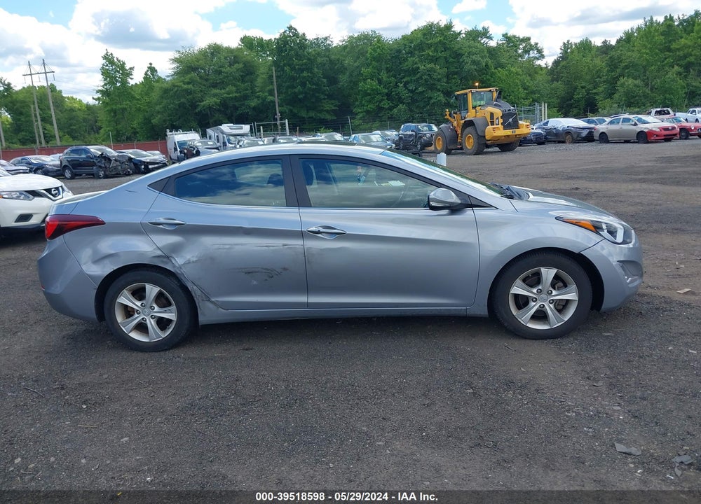 2016 HYUNDAI ELANTRA VIN: 5NPDH4AE8GH677368