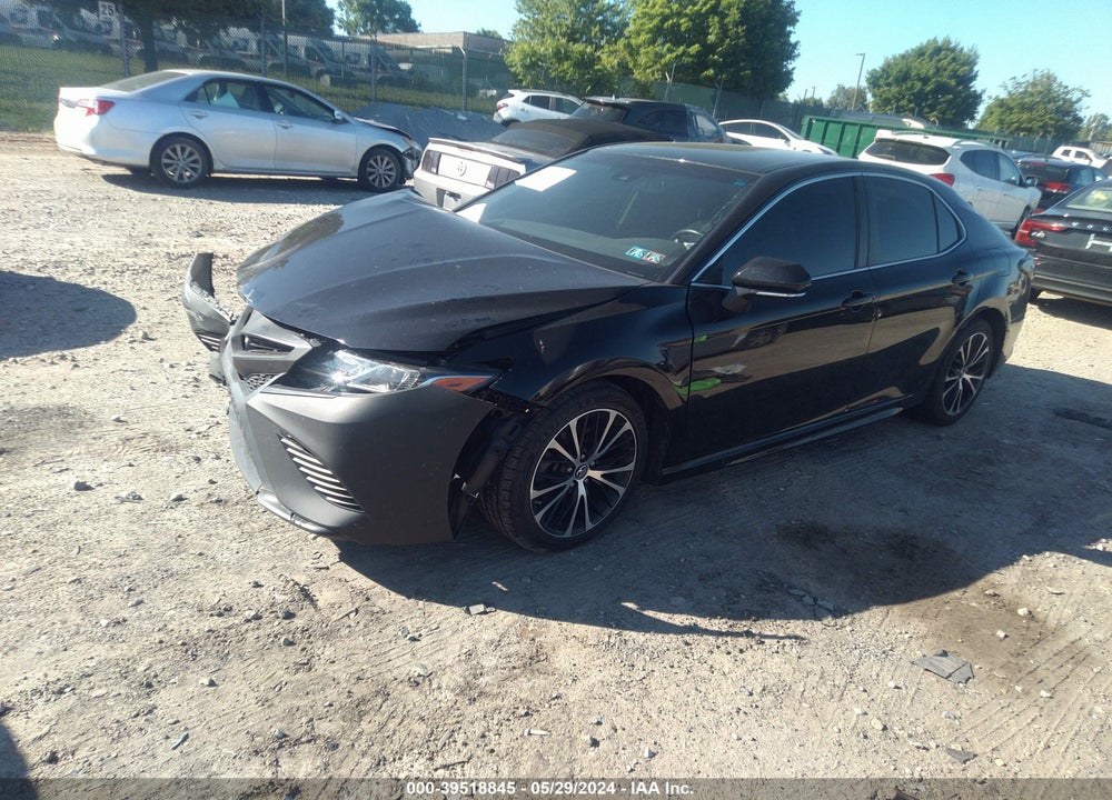 2018 TOYOTA CAMRY SE VIN: 4T1B11HKXJU619695