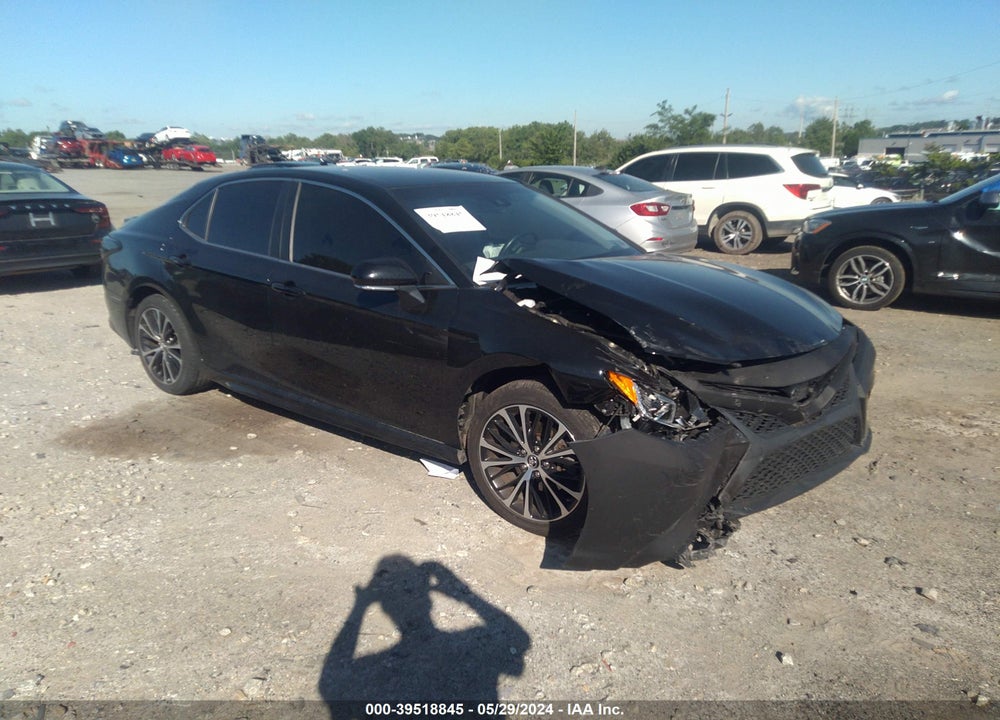2018 TOYOTA CAMRY SE VIN: 4T1B11HKXJU619695