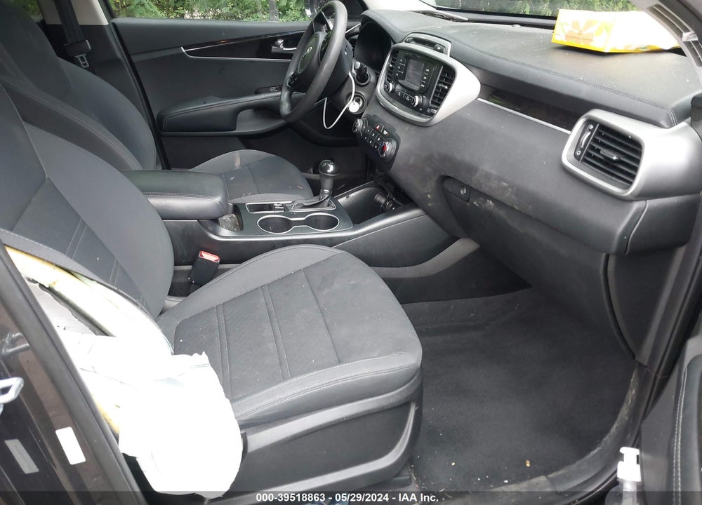 2016 KIA SORENTO 2.4L LX VIN: 5XYPGDA31GG166543