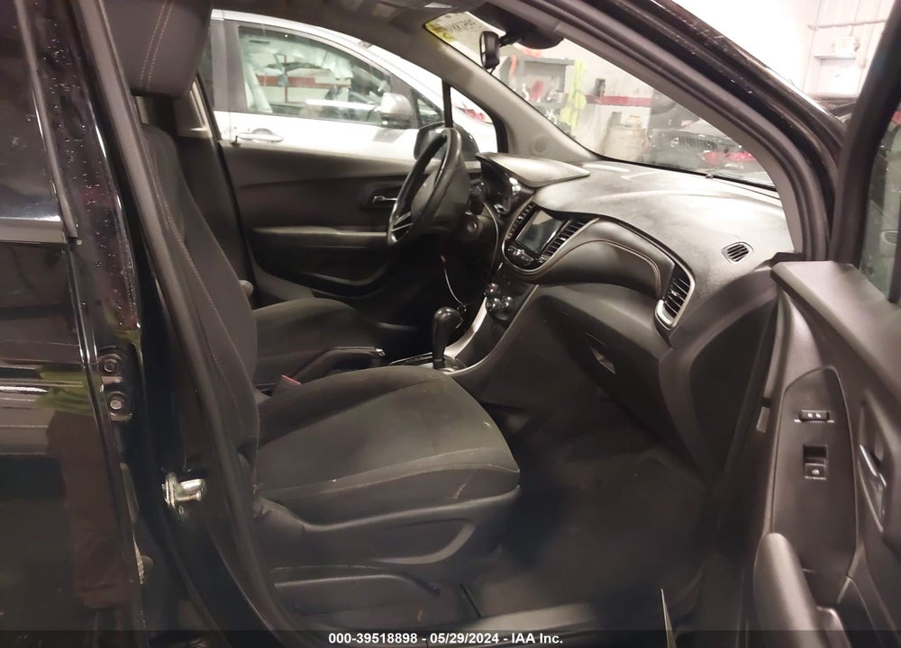 2017 CHEVROLET TRAX LS VIN: 3GNCJKSB9HL225771