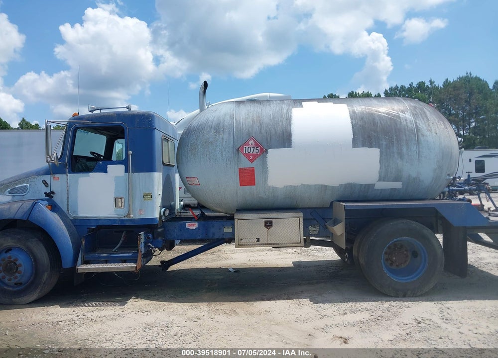 1998 KENWORTH T300 T300 VIN: 3BKMHD7X6WF781059