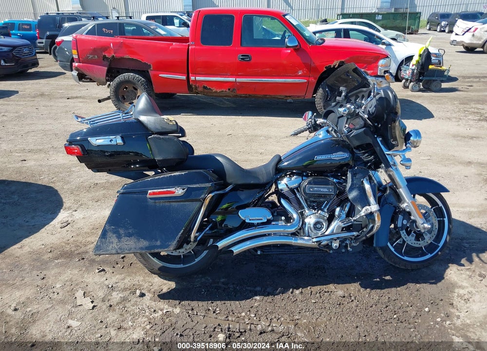 2021 HARLEY-DAVIDSON FLHX VIN: 1HD1KBC10MB615431