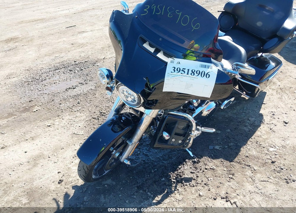 2021 HARLEY-DAVIDSON FLHX VIN: 1HD1KBC10MB615431