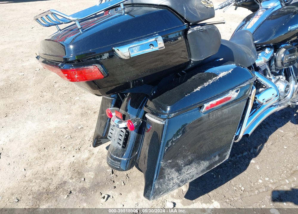 2021 HARLEY-DAVIDSON FLHX VIN: 1HD1KBC10MB615431