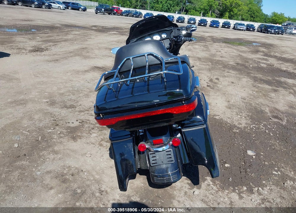 2021 HARLEY-DAVIDSON FLHX VIN: 1HD1KBC10MB615431