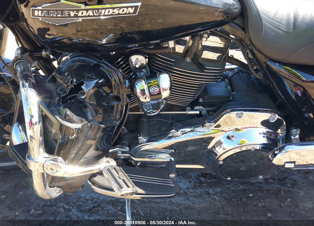 2021 HARLEY-DAVIDSON FLHX VIN: 1HD1KBC10MB615431
