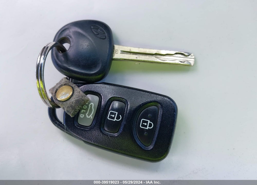 2013 HYUNDAI SONATA GLS VIN: 5NPEB4AC5DH522549