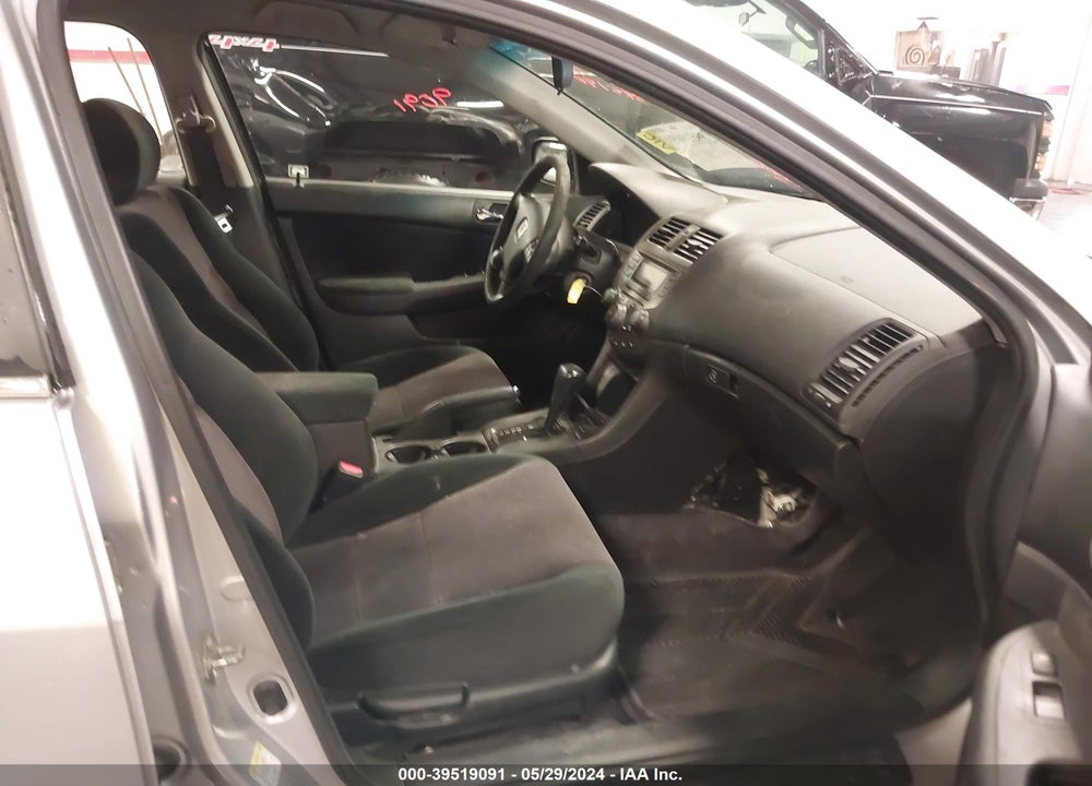 2005 HONDA ACCORD 2.4 LX VIN: 1HGCM564X5A129598