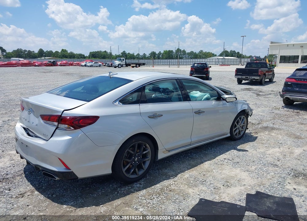 2018 HYUNDAI SONATA SPORT 2.0T VIN: 5NPE34AB7JH671982