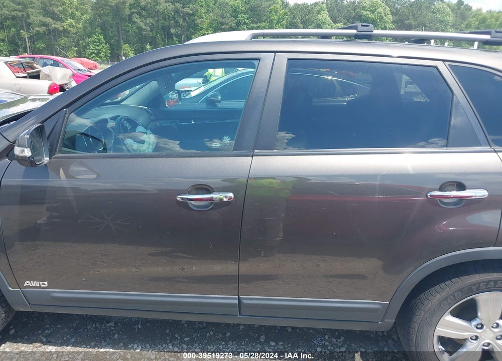2013 KIA SORENTO EX VIN: 5XYKUDA63DG414851