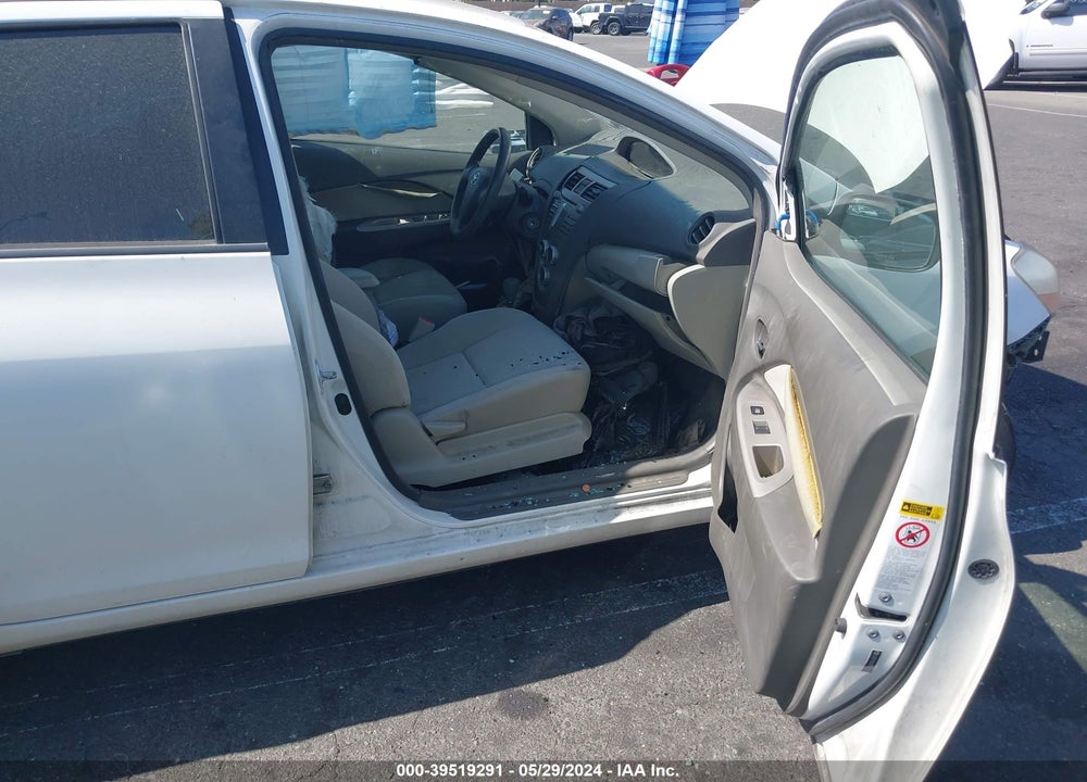 2009 TOYOTA YARIS VIN: JTDBT903091300305