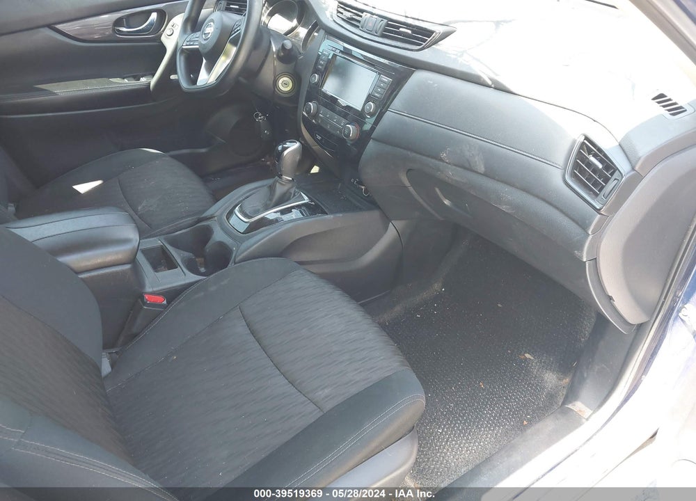 2018 NISSAN ROGUE S VIN: 5N1AT2MT4JC828883
