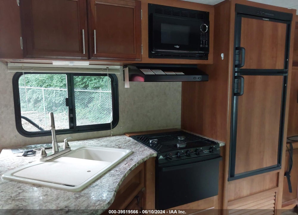 2018 FOREST RIVER AVENGER VIN: 5ZT2AVSB0JB917171