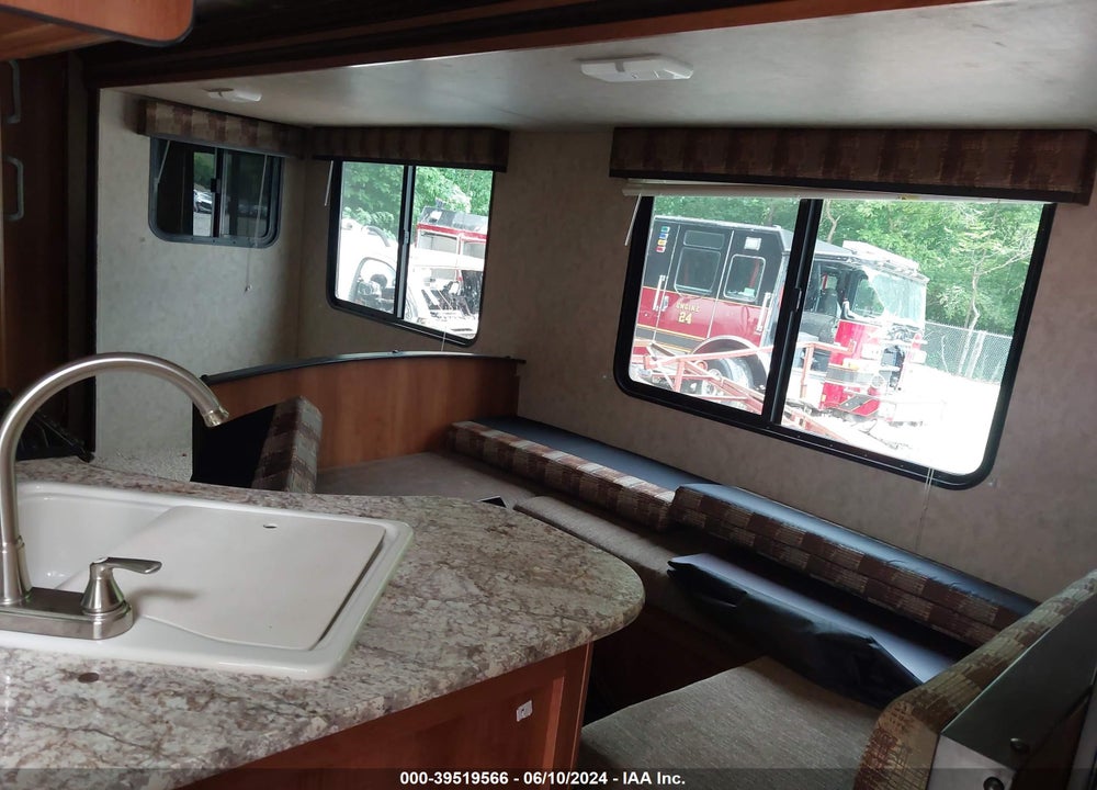 2018 FOREST RIVER AVENGER VIN: 5ZT2AVSB0JB917171