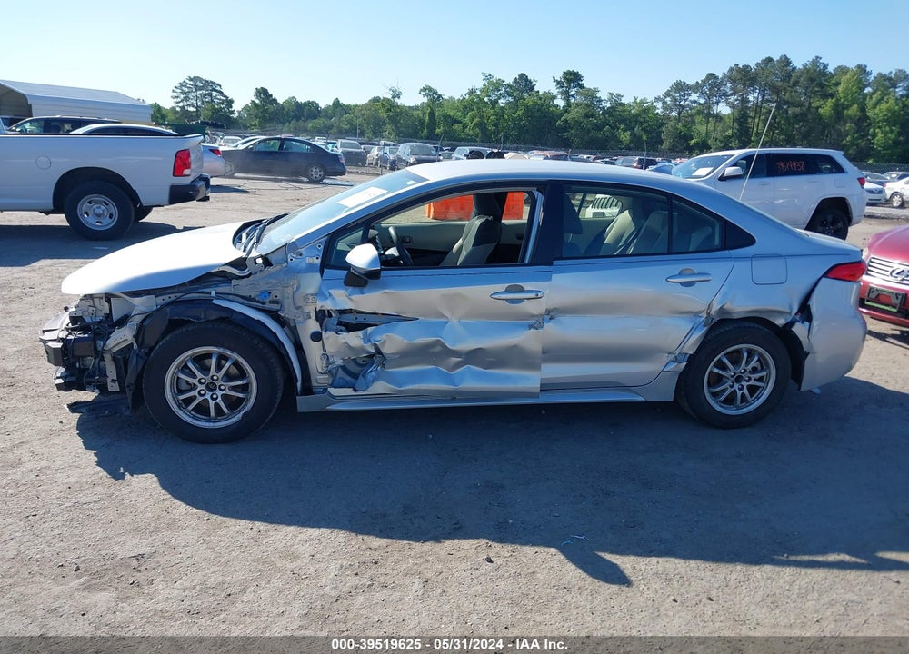 2022 TOYOTA COROLLA LE VIN: JTDEAMDE7N3012636