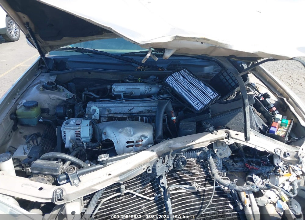 2000 TOYOTA CAMRY LE VIN: JT2BG28K2Y0392540