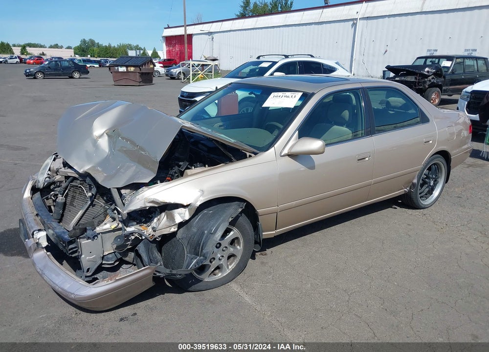 2000 TOYOTA CAMRY LE VIN: JT2BG28K2Y0392540