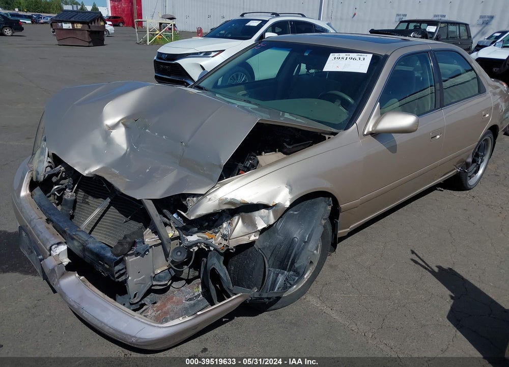 2000 TOYOTA CAMRY LE VIN: JT2BG28K2Y0392540