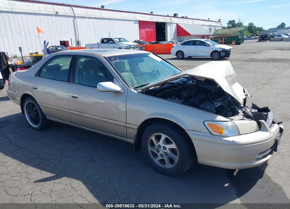 2000 TOYOTA CAMRY LE VIN: JT2BG28K2Y0392540