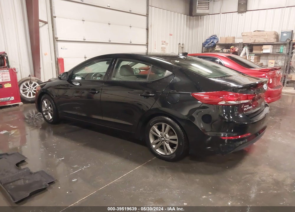2017 HYUNDAI ELANTRA SE VIN: 5NPD84LF7HH010038