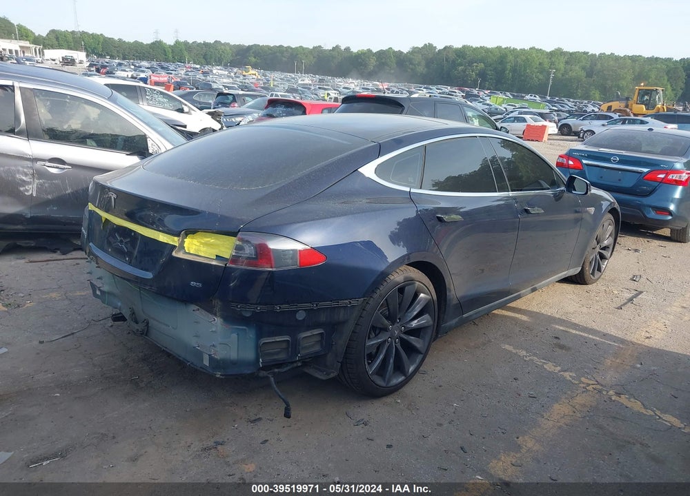 2014 TESLA MODEL S P85 VIN: 5YJSA1H19EFP63636
