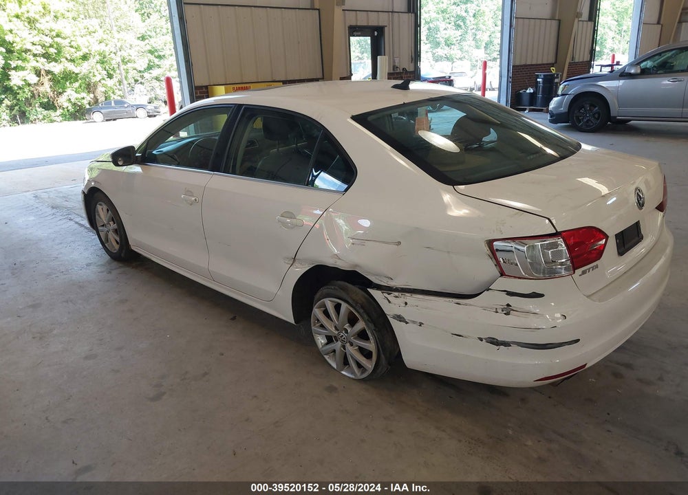 2013 VOLKSWAGEN JETTA 2.5L SE VIN: 3VWDX7AJ6DM446506