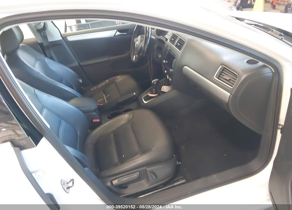 2013 VOLKSWAGEN JETTA 2.5L SE VIN: 3VWDX7AJ6DM446506