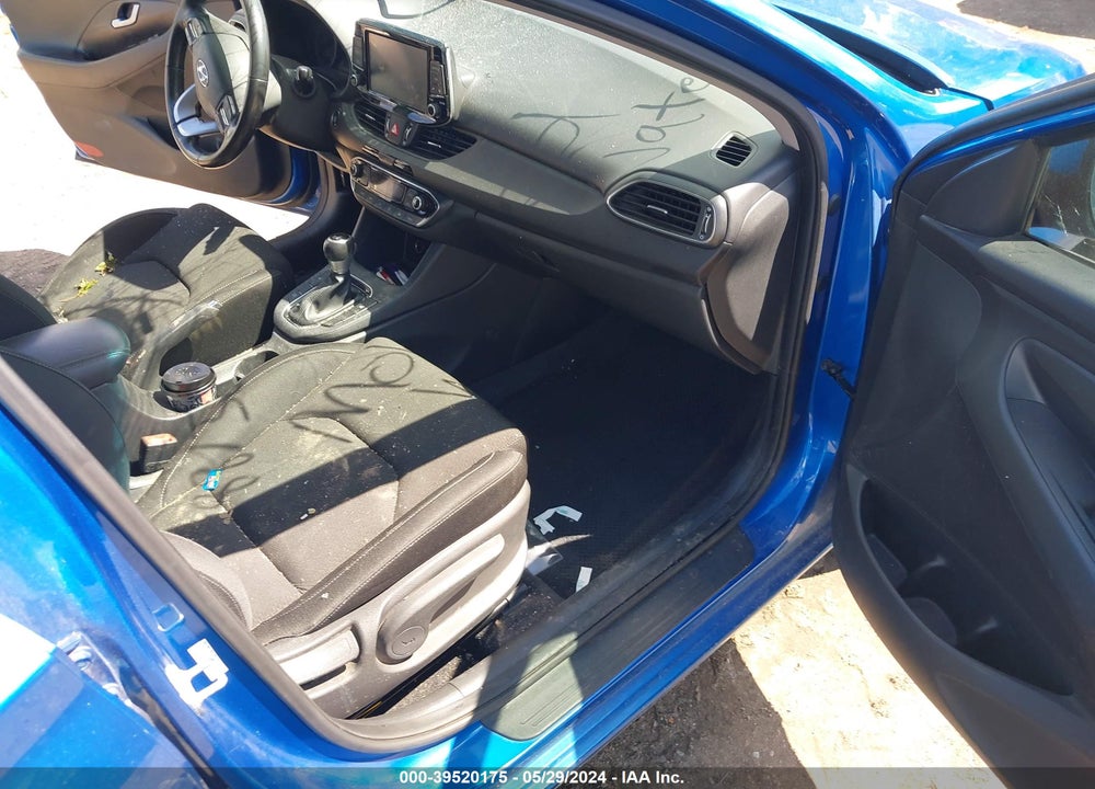2018 HYUNDAI ELANTRA GT VIN: KMHH35LE8JU012059