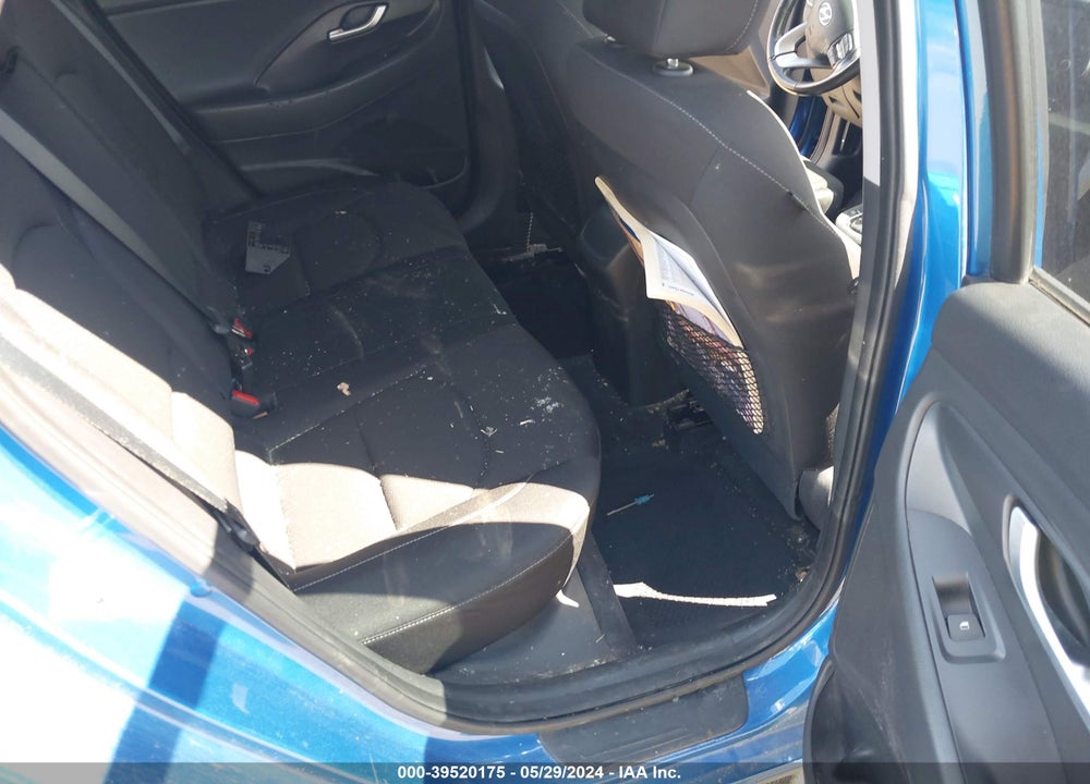 2018 HYUNDAI ELANTRA GT VIN: KMHH35LE8JU012059