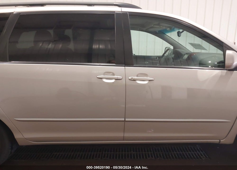 2005 TOYOTA SIENNA VIN: 5TDZA22C95S345748