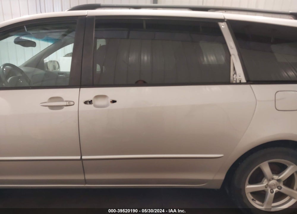 2005 TOYOTA SIENNA VIN: 5TDZA22C95S345748