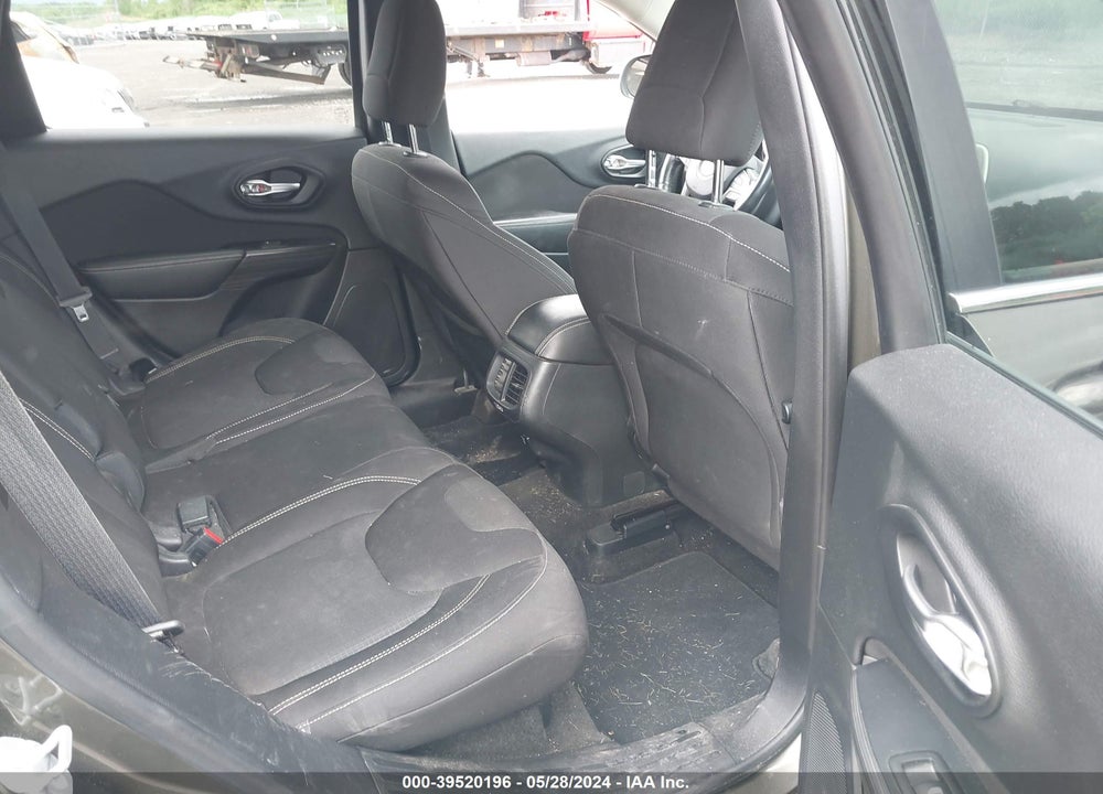 2015 JEEP CHEROKEE LATITUDE VIN: 1C4PJMCB7FW749304