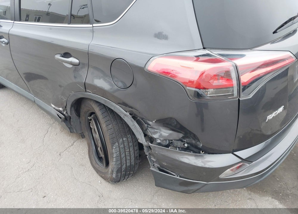 2018 TOYOTA RAV4 LE VIN: 2T3ZFREV6JW512972