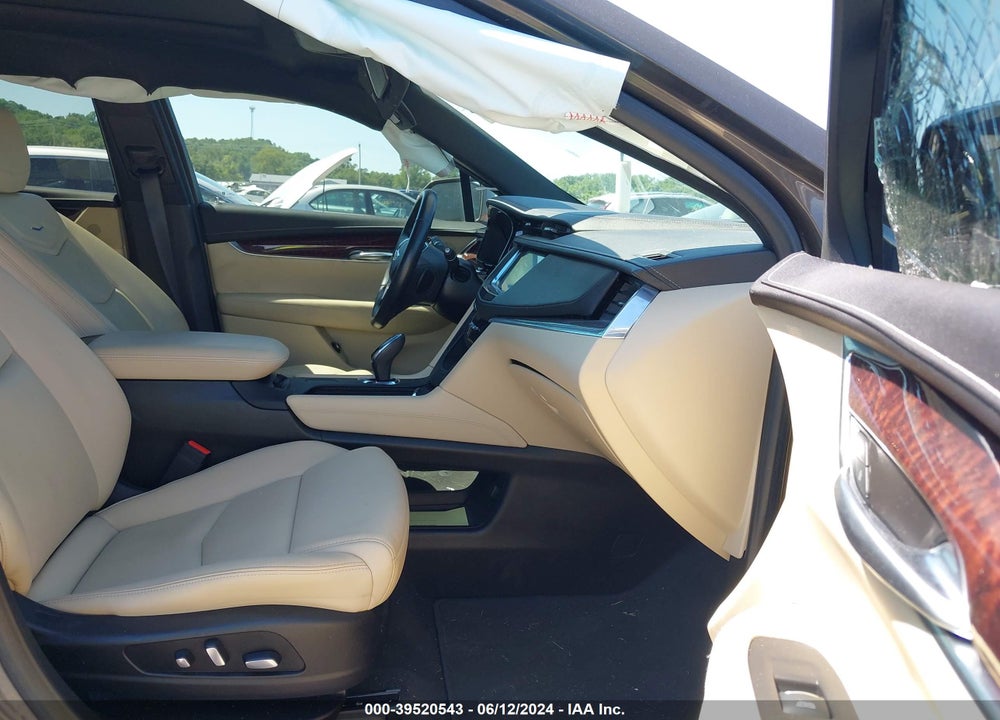 2019 CADILLAC XT5 LUXURY VIN: 1GYKNCRS3KZ243083