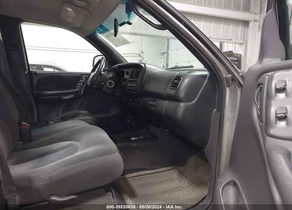 2000 DODGE DURANGO VIN: 1B4HS28N6YF235033