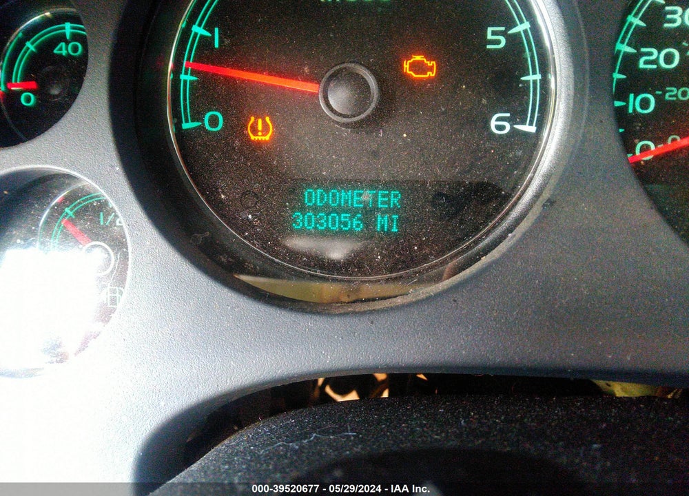 2008 CHEVROLET SUBURBAN 1500 LTZ VIN: 3GNFC16098G199255