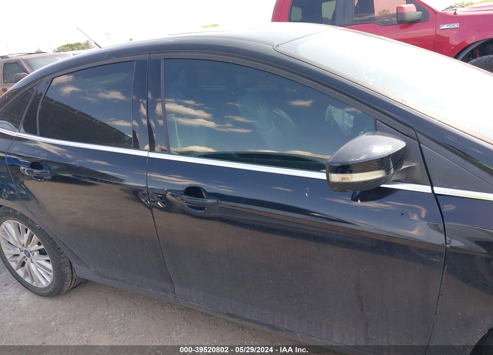 2018 FORD FOCUS TITANIUM VIN: 1FADP3J21JL244194