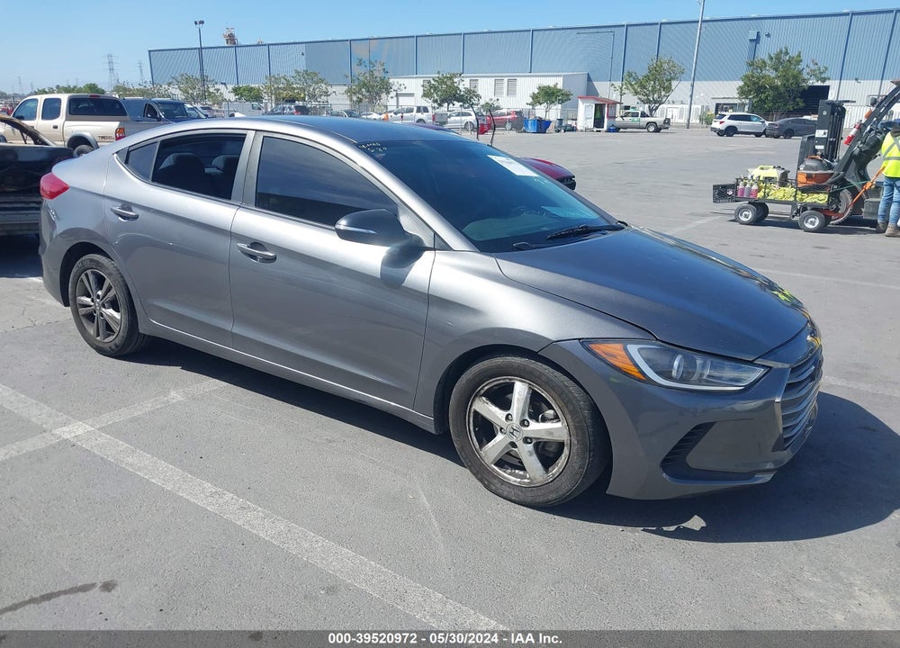 2018 HYUNDAI ELANTRA SEL VIN: 5NPD84LF7JH240636