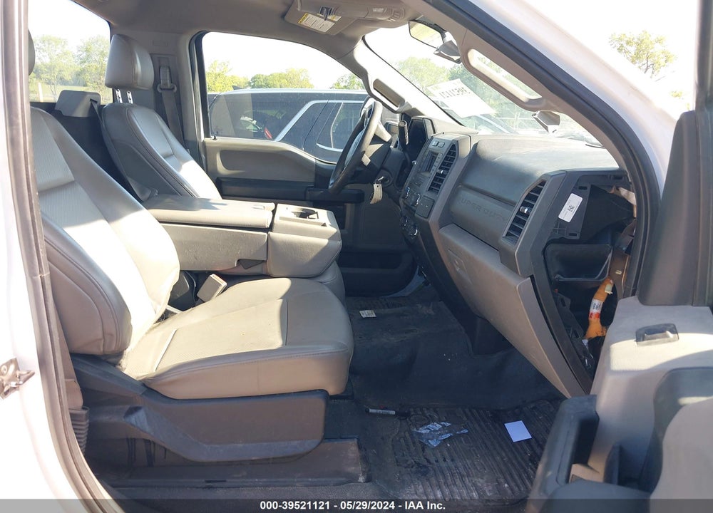 2017 FORD F-350 CHASSIS XL VIN: 1FDRF3GT7HED45799