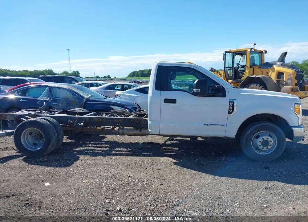 2017 FORD F-350 CHASSIS XL VIN: 1FDRF3GT7HED45799