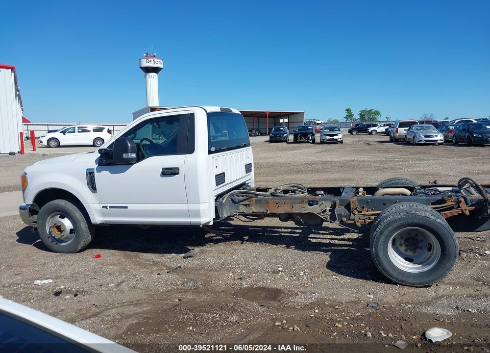 2017 FORD F-350 CHASSIS XL VIN: 1FDRF3GT7HED45799