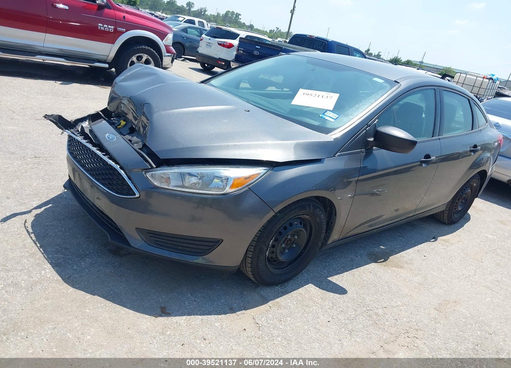 2018 FORD FOCUS S VIN: 1FADP3E22JL302436