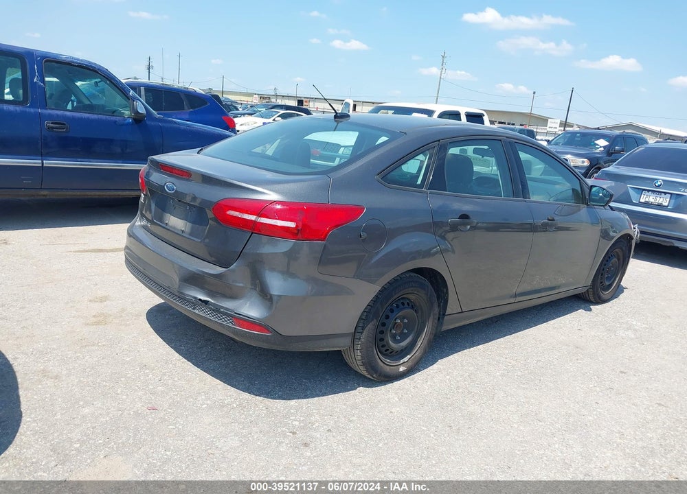 2018 FORD FOCUS S VIN: 1FADP3E22JL302436