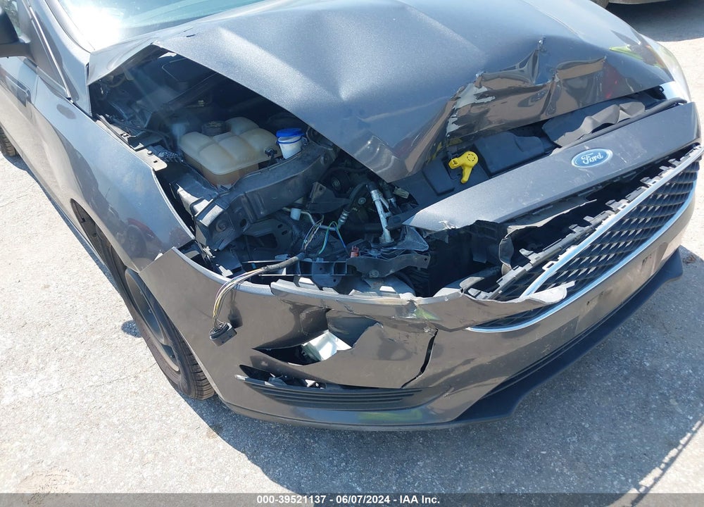 2018 FORD FOCUS S VIN: 1FADP3E22JL302436