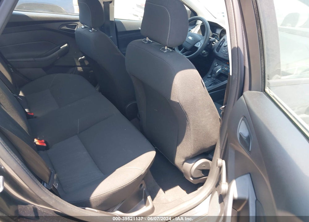 2018 FORD FOCUS S VIN: 1FADP3E22JL302436