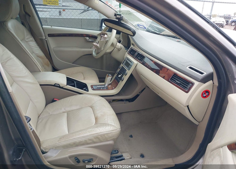 2008 VOLVO XC70 3.2 VIN: YV4BZ982381001560